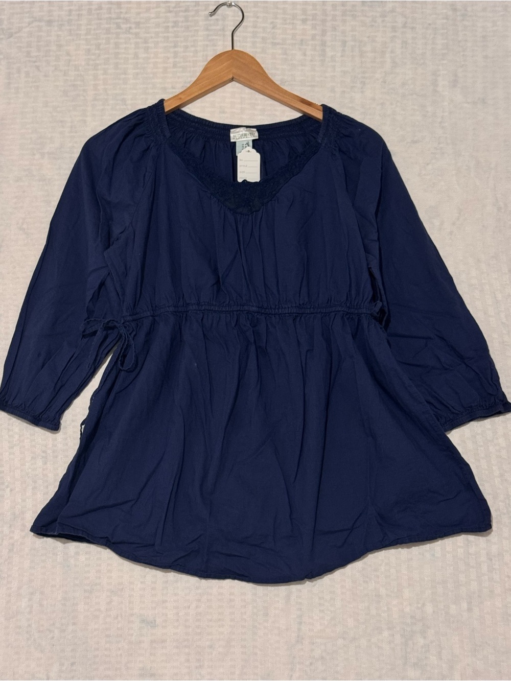 🔥Bundle Sale 🔥 Maternity Women's Navy V-Neck Empire Waist Top - Picture 2 of 8